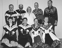 Yeahuuu - Gruppe foto af Square Dancere ifrt korrekt bekldning