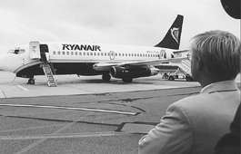 Her er et nyere billede fra Tirstrup Lufthavn, som har stor succes med et irsk selskab, som flyver til London