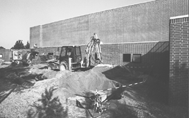 Arkitekt Freddy Brask Srensen har slet stregerne, mens LB Consult str bag det rdgivende ingenirarbejde bag Boligselskabet 1945's nye administrationsbygning, der kommer til at se sdan her ud set fra Engdalen
