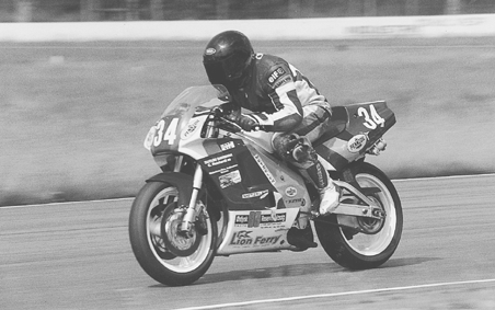 Erik Thomsen p sin motorcykel