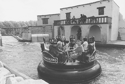 Djurs Sommerland slog fredag den 19. maj portene op for forlystelsesparkens 20. sson. Her ses sidste ssons helt store nyhed, Rio Grande Rafting