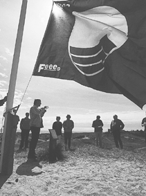 Grundlovsdag var ogs dagen, hvor Grenaa Kommune fik lov til at hejse det Bl Flag ved Grenaa Strand