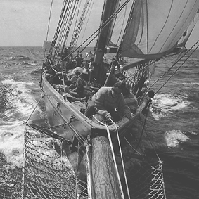 Sejlskibstrffet Nordisk Sejlads gster pny Grenaa Havn. Sidst det skete var i 1995, hvorfra dette billede stammer. Det er taget ud for Forns