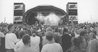 Sdan s det ud sidste gang Radio ABC arrangerede Beach Party ved Grenaa Strand. Det var i sommeren 1997
