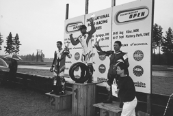 Erik Thomsen fra Grenaa, der her str som nummer tre fra venstre, lavede sin bedste roadracing-placering nogensinde, da han blev nummer 3 i Scandinavian Open p Vler-banen i Norge