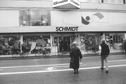 Scmidt Mbler i Grenaa trder ud af IdMbler-kden pr. den 28. februar 2001