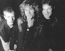 Trioen Hawks & Friends gster Frgekroen p fredag den 17. november. Fra venstre ses Julian Falck, Jens Falck og Frits Christensen