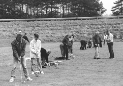Grenaa Golfklub har uddannet hele 98 nye golfspillere i det forlbne r. Det fremgik af golfklubbens seneste generalforsamling, der foregik i klubhuset mandag aften i sidste uge.