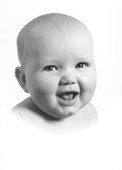 Her ses Josefine Nielsen, en af Djurslands to sdeste baby’er. Der er med andre ord tale om vinderne af Photo Care’s foto-konkurrence af samme navn. Begge baby’er fik 62 stemmer, s der var en 1. prmie bde til Josefine Nielsen fra Bnnerup Strand og til