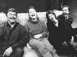 Idet Det Danske Teater p sndag den 11. marts i Grenaa Kino opfrer musikteaterforestillingen Ballader om kunst og krlighed, kan Djurslands Teater i Grenaa melde om fuldt hus for anden forestilling i trk. De fire medvirkende i forestillingen ses p h