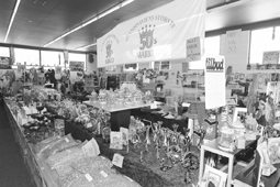 Det Bette Marked i Den Gamle Tmmerhandel i Thorsager har et nyt initiativ p tapetet sndag den 25. marts. Her kan private komme anstigende med deres salgsobjekter, og derp afhnde dem fra en gratis udendrs stand. Bagagerums-salg hedder denne nyskabe
