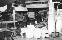 P lrdag den 12. maj 2001 afholder Bygma Steen Prst Trlast i Grenaa maj-marked og demonstrations-dag med masser af aktiviteter og gode tilbud