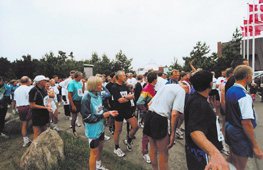 Grenaa Lbet - hele egnens motionslb - skydes i gang p lrdag den 19. maj 2001 klokken 14.00. Selv om tilmeldingsfristen er overskredet, s er det endnu ikke for sent at tilmelde. Man kan nemlig tilmelde sig p selve lbsdagen