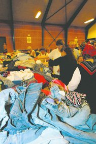 strup IF’s rlige loppemarked 2001. Foto: Lene M. Madsen (1 af 4)