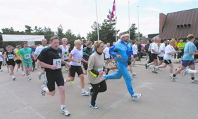 Starten af Grenaa Lbet 2001 (1 af 2)
