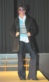 modeshow2.jpg (45803 bytes)