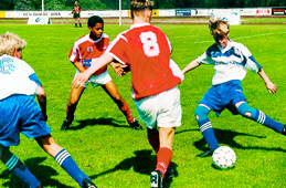 gif-fodbold-4-fv.jpg (18485 bytes)