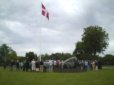 Til tops-400.jpg (14785 bytes)