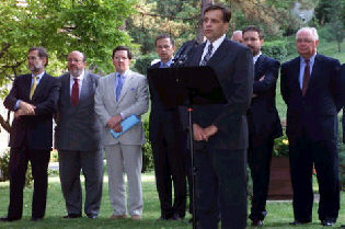 Fredsaftale.jpg (23215 bytes)