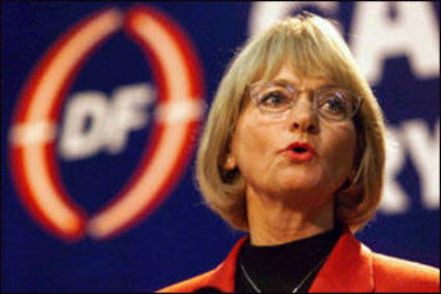 16nov_PiaK_400.jpg (31609 bytes)